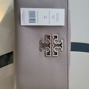 Tory Burch Britten Zip Continental wallet